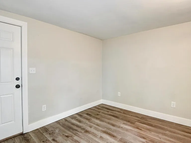 1907 P St #2 — Photo 9