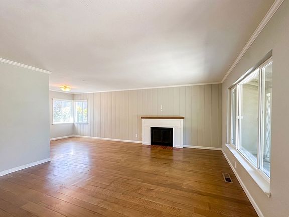 3rd image of 656 Evelyn Ct