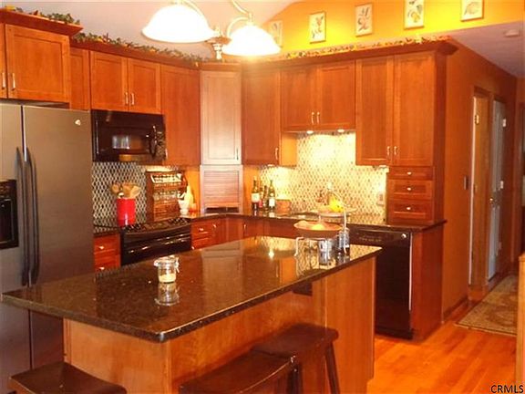 3rd image of 7 Florence Ave