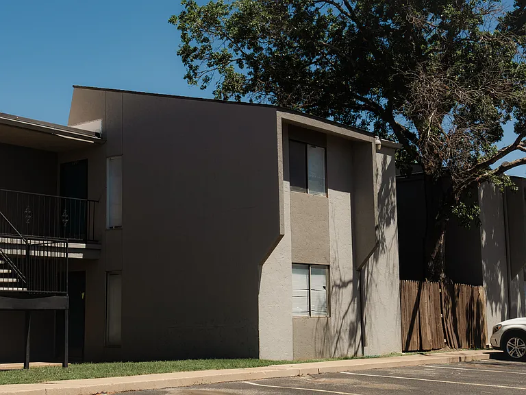 Wildewood Apartments — Photo 15