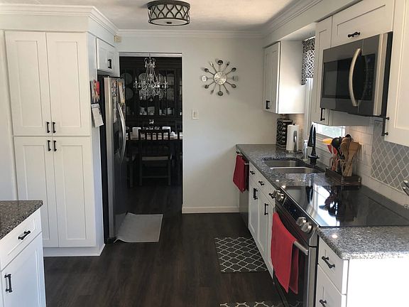 3rd image of 319 Haldeman Dr
