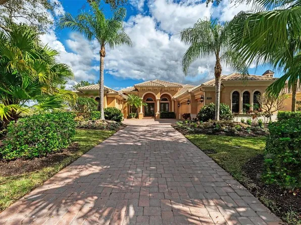 3549 Founders Club Dr, Sarasota, FL 34240
