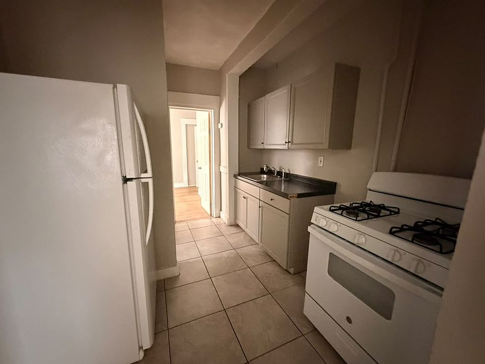 1st image of 341 Peck St #4A