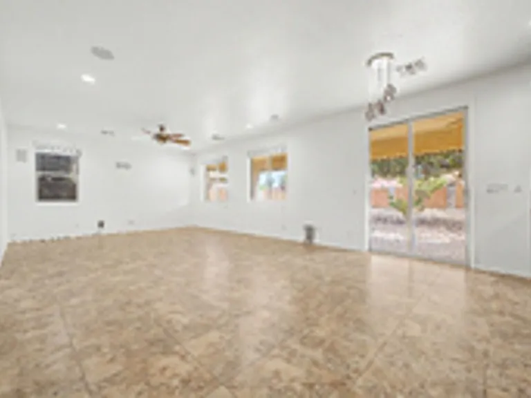 4947 E Odessa Dr — Photo 6