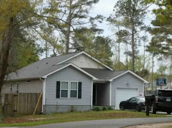 105 Milam Ct, Burgaw, NC 28425
