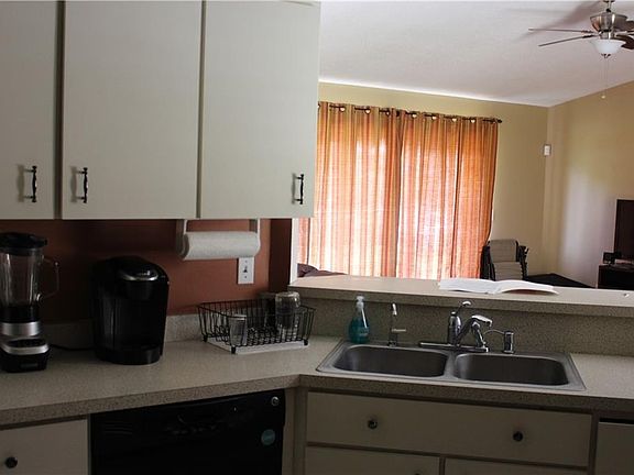 4th image of 9870 Balmoral Cir