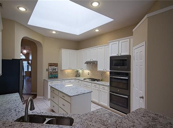4th image of 2459 Somervell Trl