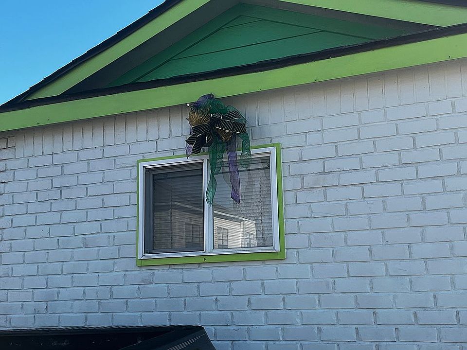 1st image of 13080 Maple Wood Dr