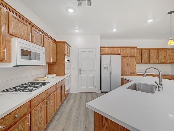 3rd image of 7605 Tiny Tortoise St