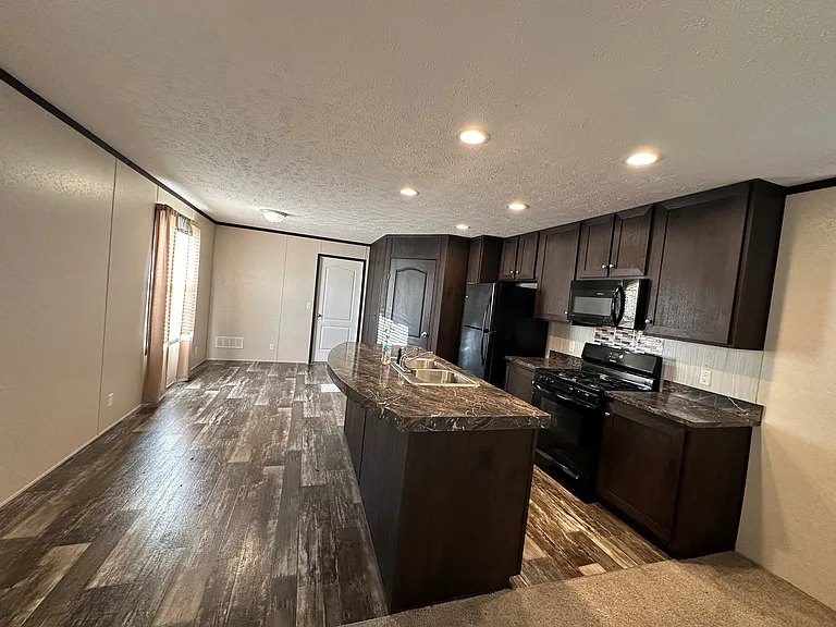 766 Hawick Cir — Photo 2