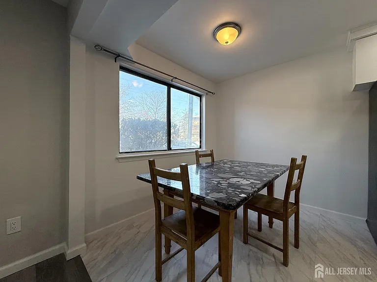 513 Edison Glen Ter #513 — Photo 9