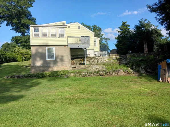 68 Oronoque Trail, Shelton, CT 06484