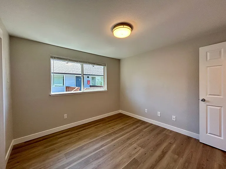 207 Dorn 8-plex — Photo 10