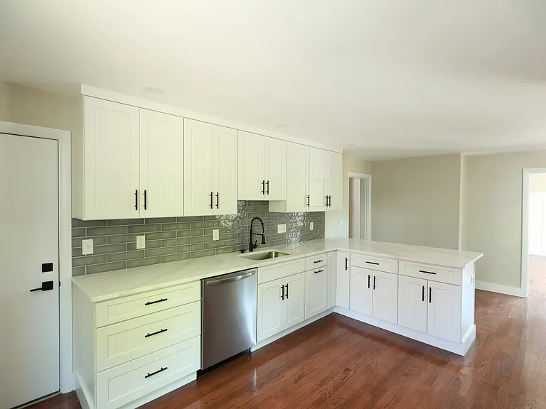37 George St #37 — Photo 12