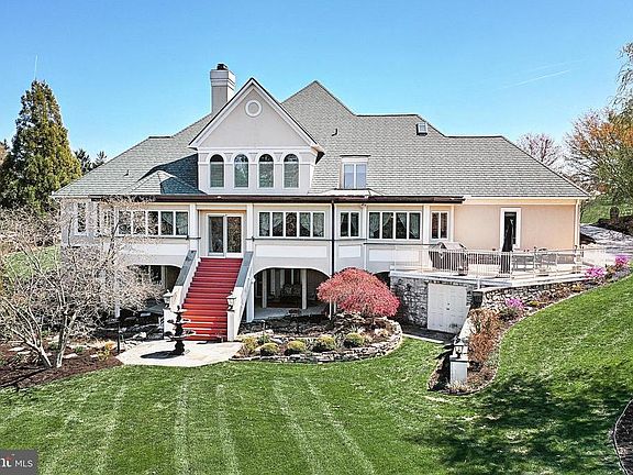 4th image of 1910 Rosewood Ln