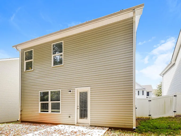 504 Hillcrest Cir — Photo 17
