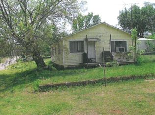 700 Ash Ave, Comanche, OK 73529