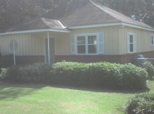 135 Fitzpatrick St, Elmore, AL 36025