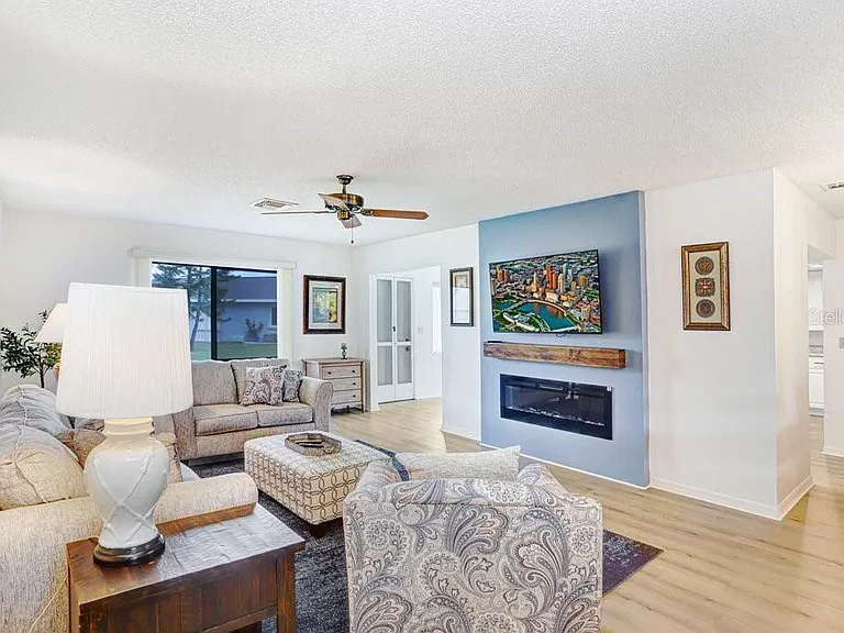 1409 Ingram Dr — Photo 4