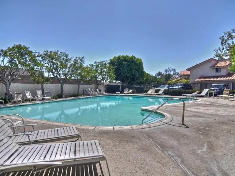 19105 Shoreline Ln — Photo 4