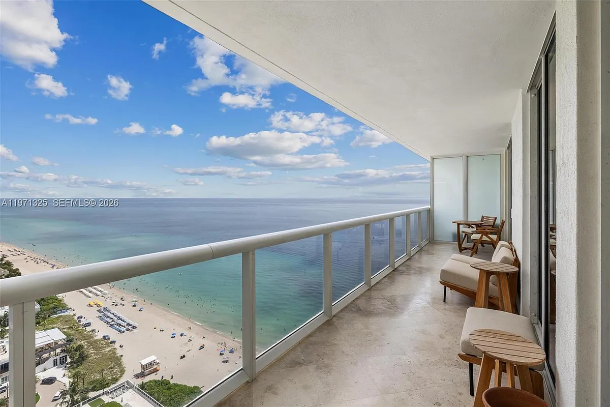 Building Photo - 1830 S Ocean Dr #2811