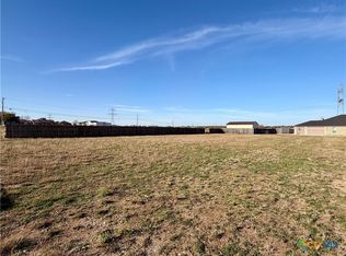 5107 Hollow Dr, Salado, TX 76571