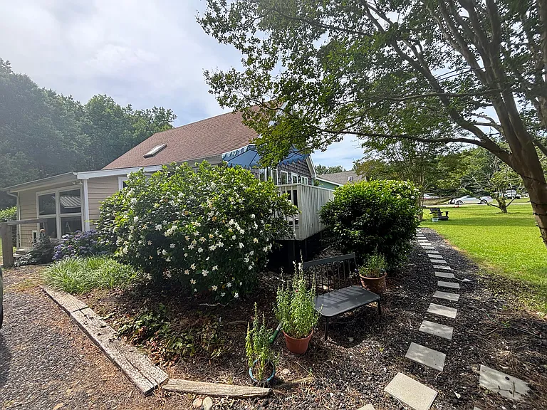 103 Pleasant Dr — Photo 12