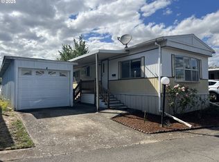 612 N Cascade Dr, Woodburn, OR