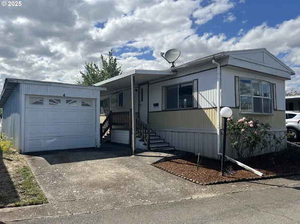 612 N Cascade Dr, Woodburn, OR 97071