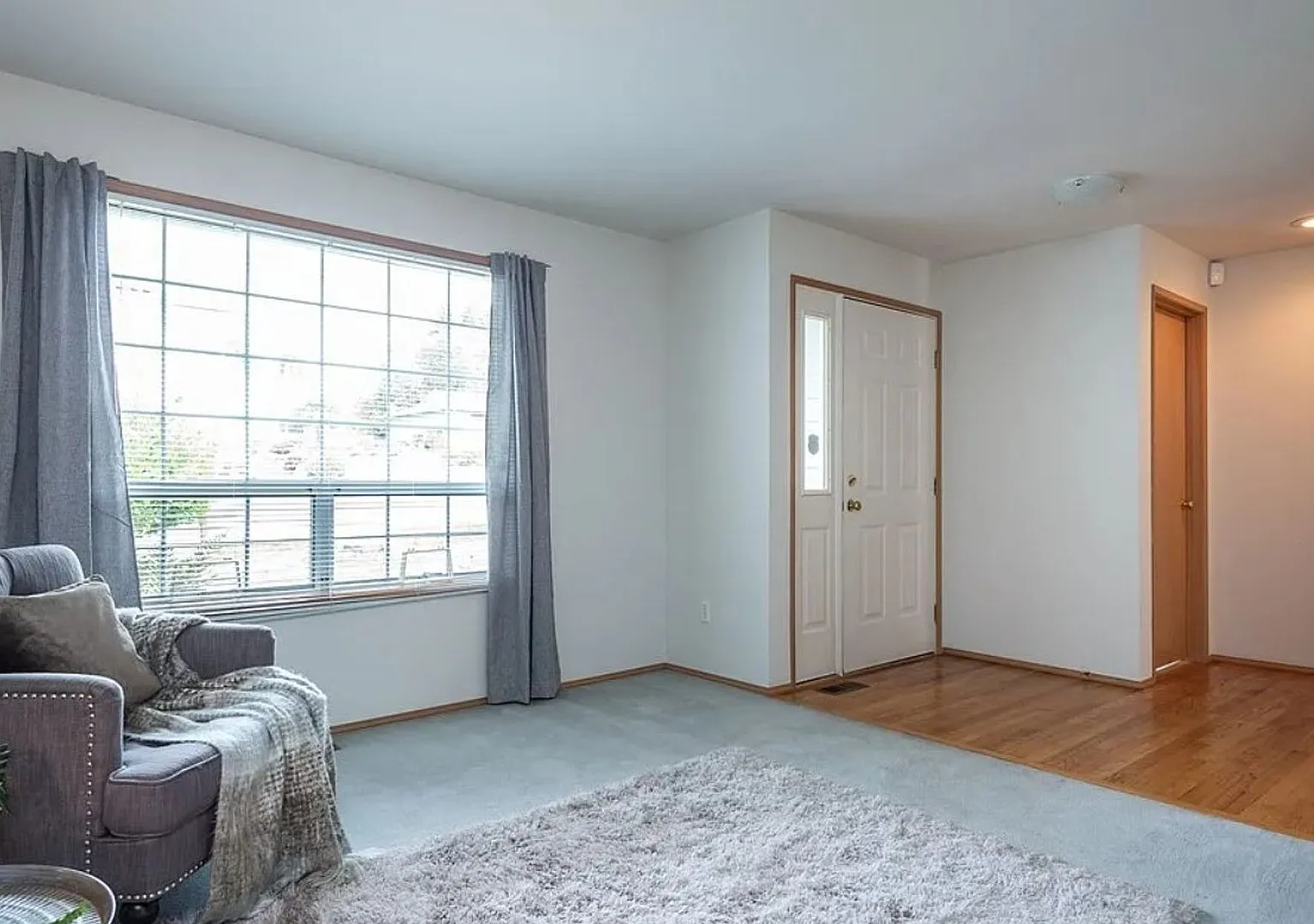 Dream Home Alert in Kent East Hill Neighborhood — Photo 4
