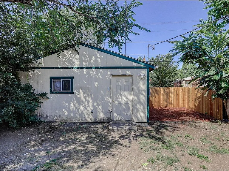 1253 Jackson St — Photo 15
