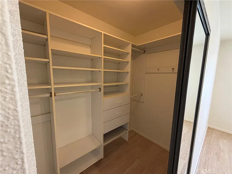 1501 N Maryland Ave — Photo 14