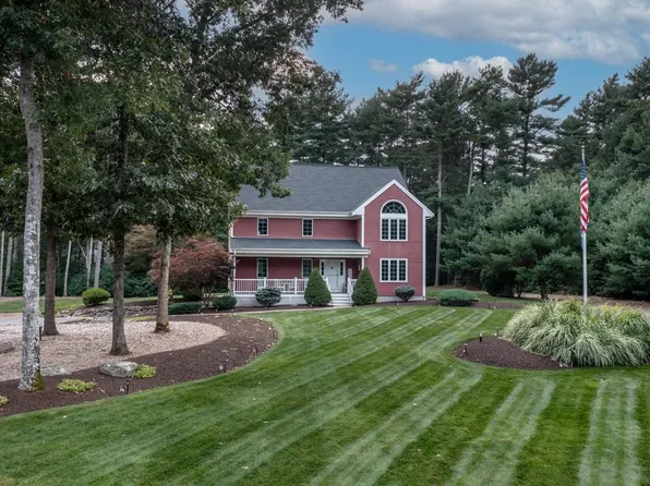 145 Haskell Ridge Rd, Rochester, MA 02770