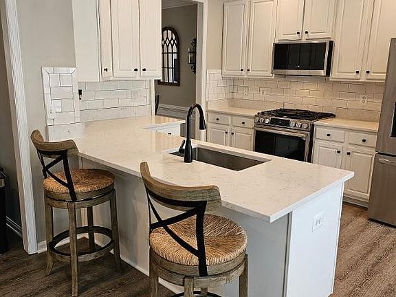 2nd image of 15015 Danube Way