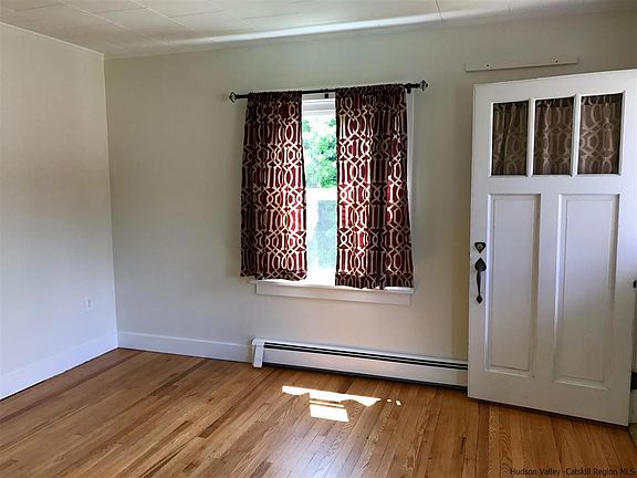 5th image of 9 Warren Pl