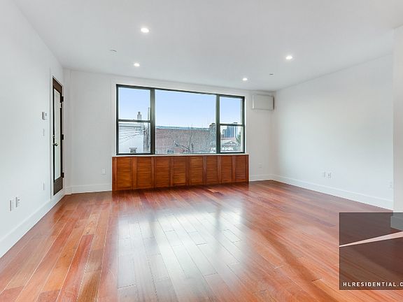 4th image of 1430 28th Ave #4
