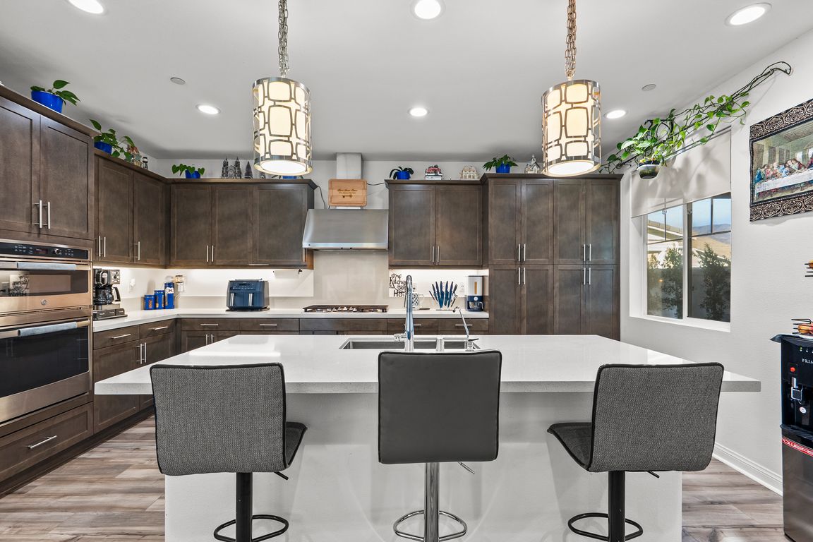 next background image