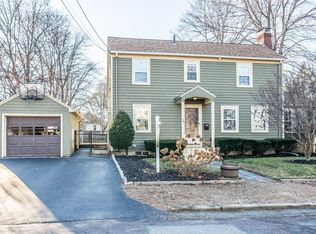 36 Grand St, Reading, MA 01867