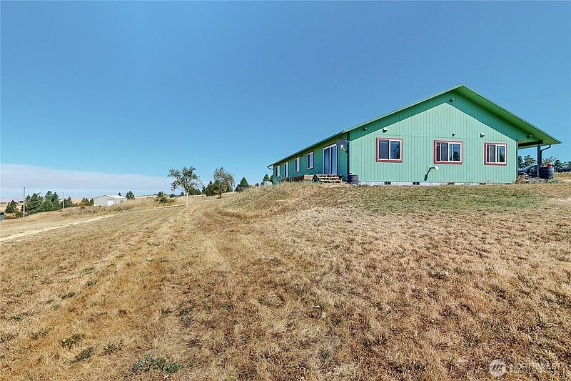2nd image of 5112 Lewis Peak Road