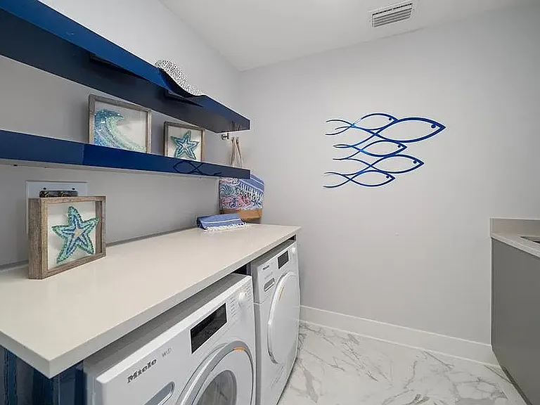 15 Avalon St #704 — Photo 55