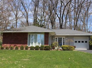 405 Lanewood Dr, New Castle, PA
