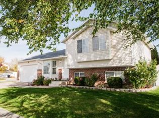 2062 N 950 W, Clinton, UT 84015