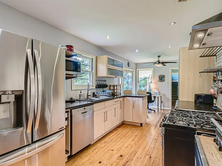 6804 Vine St — Photo 10