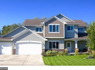 9405 Dunes Ln, Cottage Grove, MN 55016