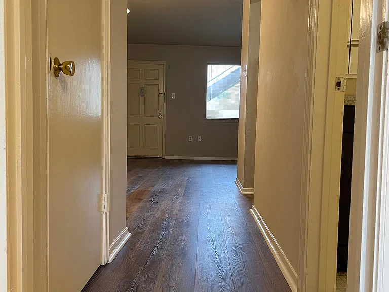 872 Arlington Ave #7 — Photo 3