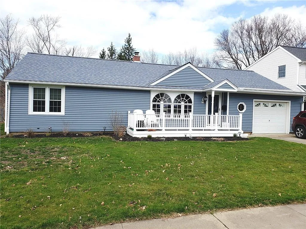 50 Cottage St photo 1