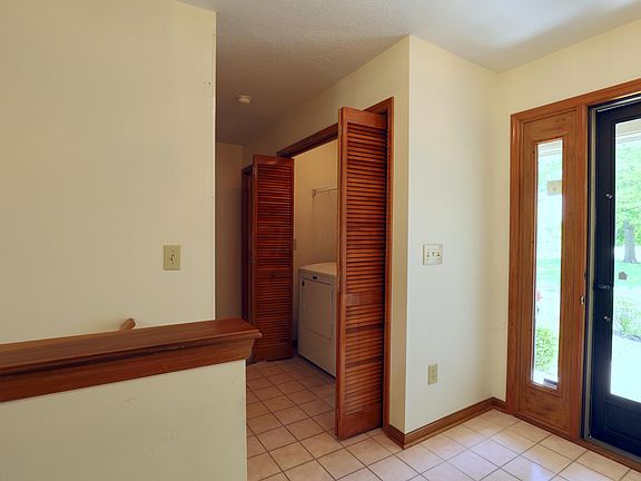 3rd image of 370 Castle Pines Dr