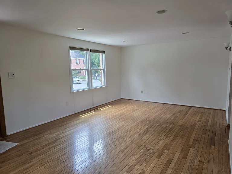 9321 Bentridge Ave — Photo 21