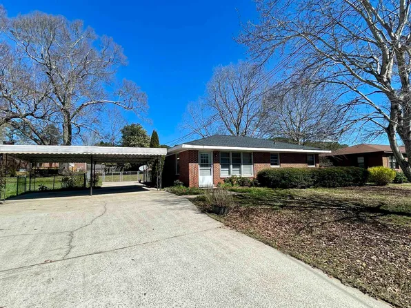 1706 1st St, Lanett, AL 36863