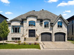 7950 Rue Lautrec, Brossard, QC J4Y0P3